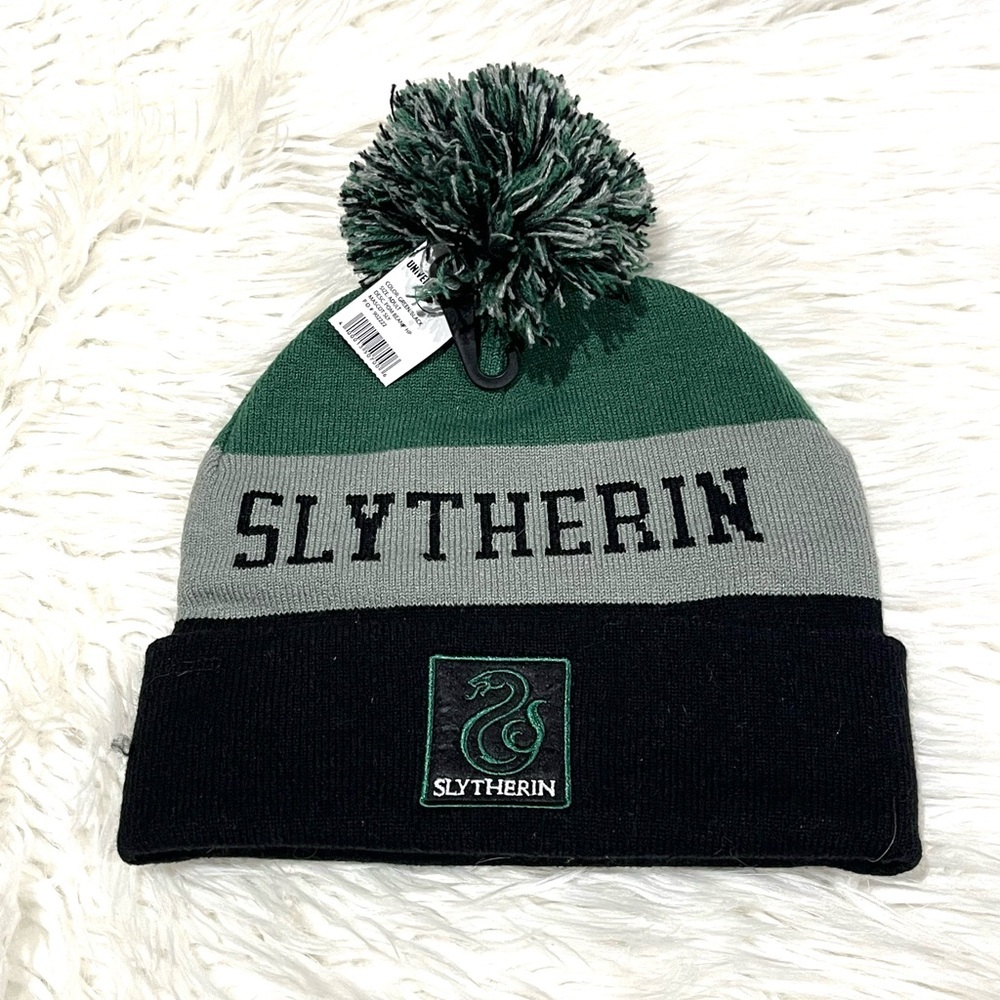 Wizarding World of Harry Potter Beanie Pom Hat Slytherin Universal Studios